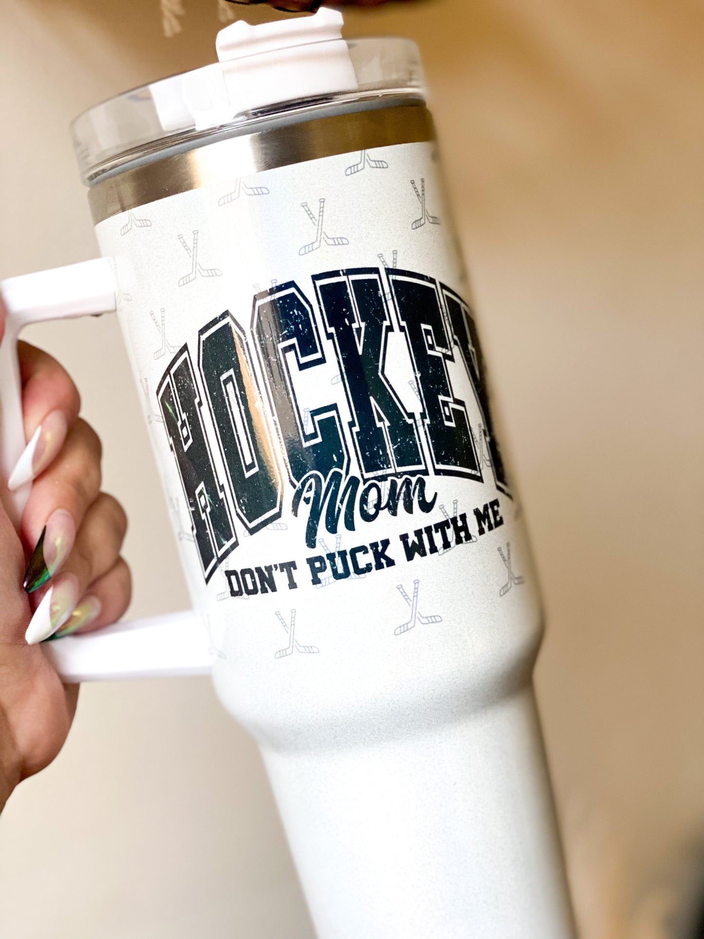HOCKEY MOM 40OZ TUMBLER