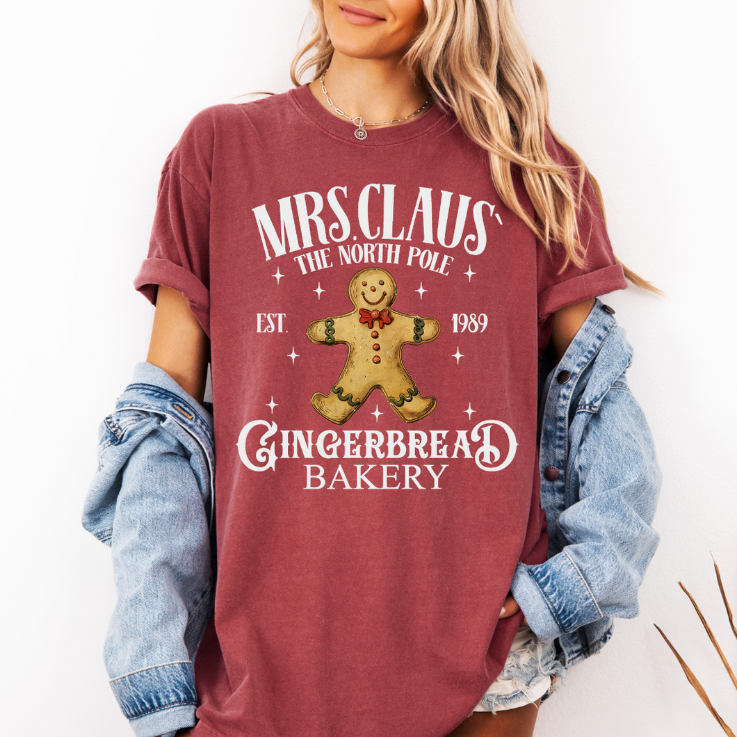 MRS.CLAUS' GINGERBREAD BAKERY TEE