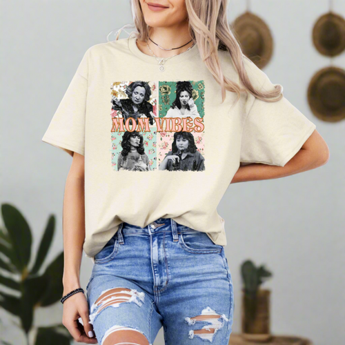 MOM VIBES TEE