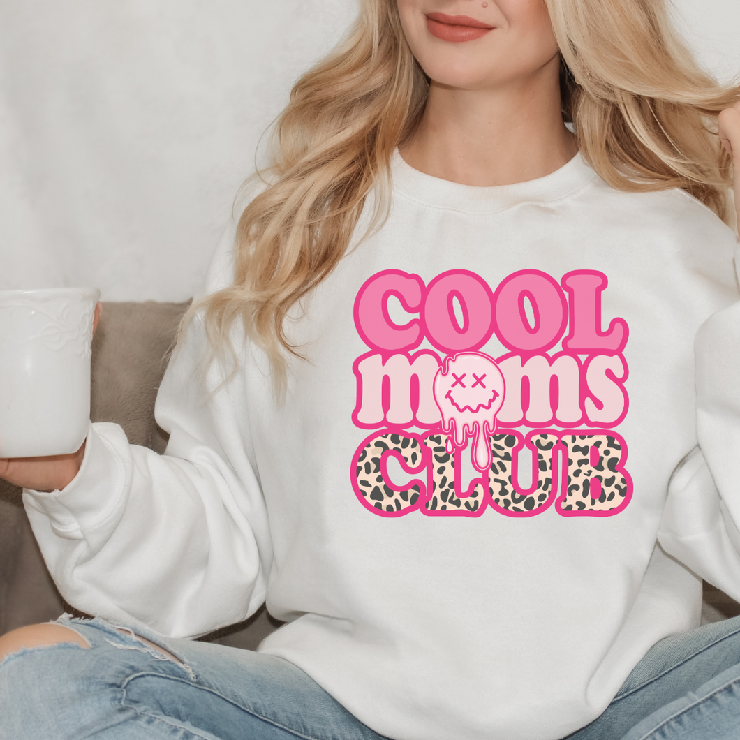 COOL MOMS CLUB CREW